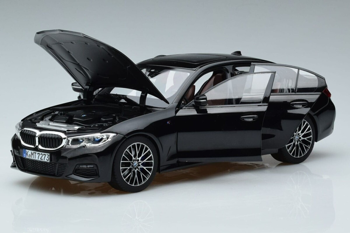 304-027 ノレブ 1/18 BMW 330i 2019 Black 304-027 ノレブ 1/18 BMW 330i 2019 Black