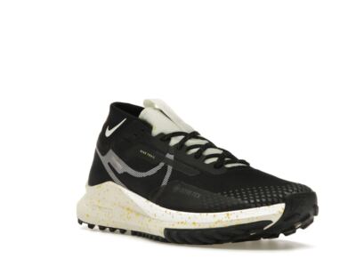 Level SS/New - Nike React Pegasus Trail 4 Gore-Tex Mid Vivid 