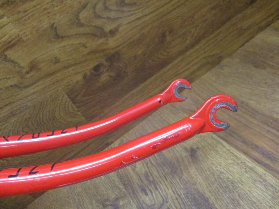 HORQUILLA DE BICICLETA DE CARRETERA SCHWINN PARAMOUN 1" X 7" ROSCADA 100x9qr 700C - roja Foto 3 de 4