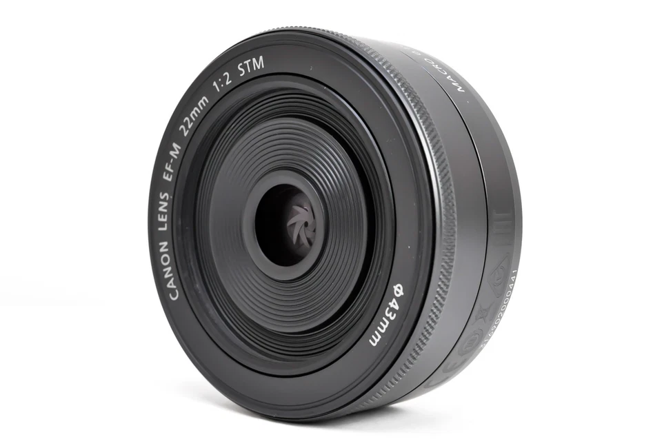Lente gran angular AF negra Canon EF-M 22 mm F2 STM sin usar con tapas de Japón 2688 Foto 2 de 4