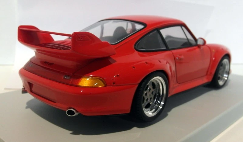 UT Models 1/18 Scale Diecast 27833 - Porsche 911 GT2 993 - Red - Image 2 of 4