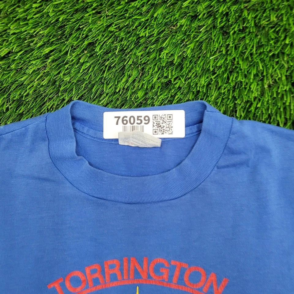 Camisa feminina vintage anos 80 Torrington Ski Club M/L 19x25 EUA - Imagem 3 de 4