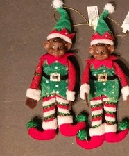Juego de 2 adornos abrazadores de rodilla árbol muñeco niño duende elfo duende duende afroamericano
