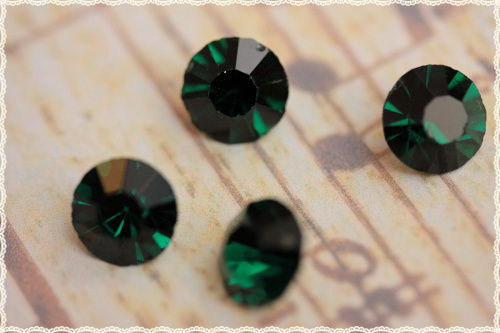 10pz Strass in vetro 8mm cristalli taglio diamante verde smeraldo lucentissimo - Picture 1 of 1
