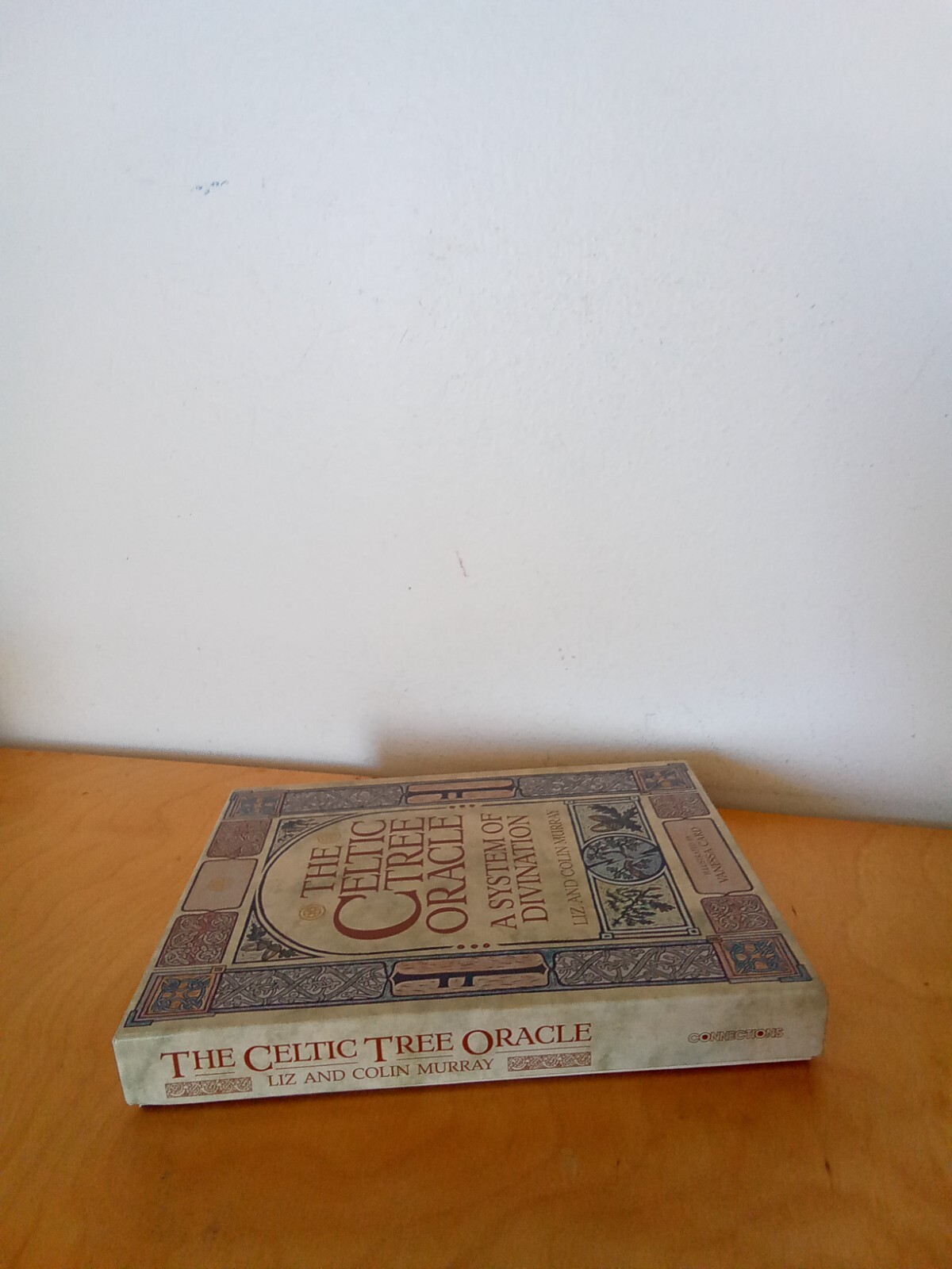 THE CELTIC TREE ORACLE-A SYSTEM OF DIVINATION-LIZ & COLIN MURRAY