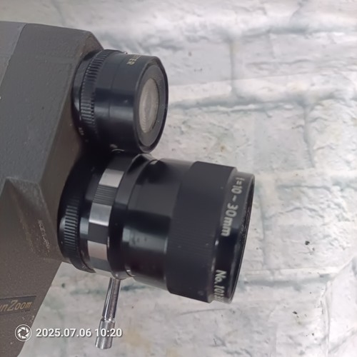 Crown Optical Co. Crown 8 E Z S EZS movie camera and manuals a13 - Picture 2 of 6