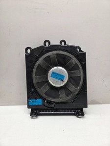 BMW 5 E60 E61 2003 Rechts Subwoofer 6919356 73866112