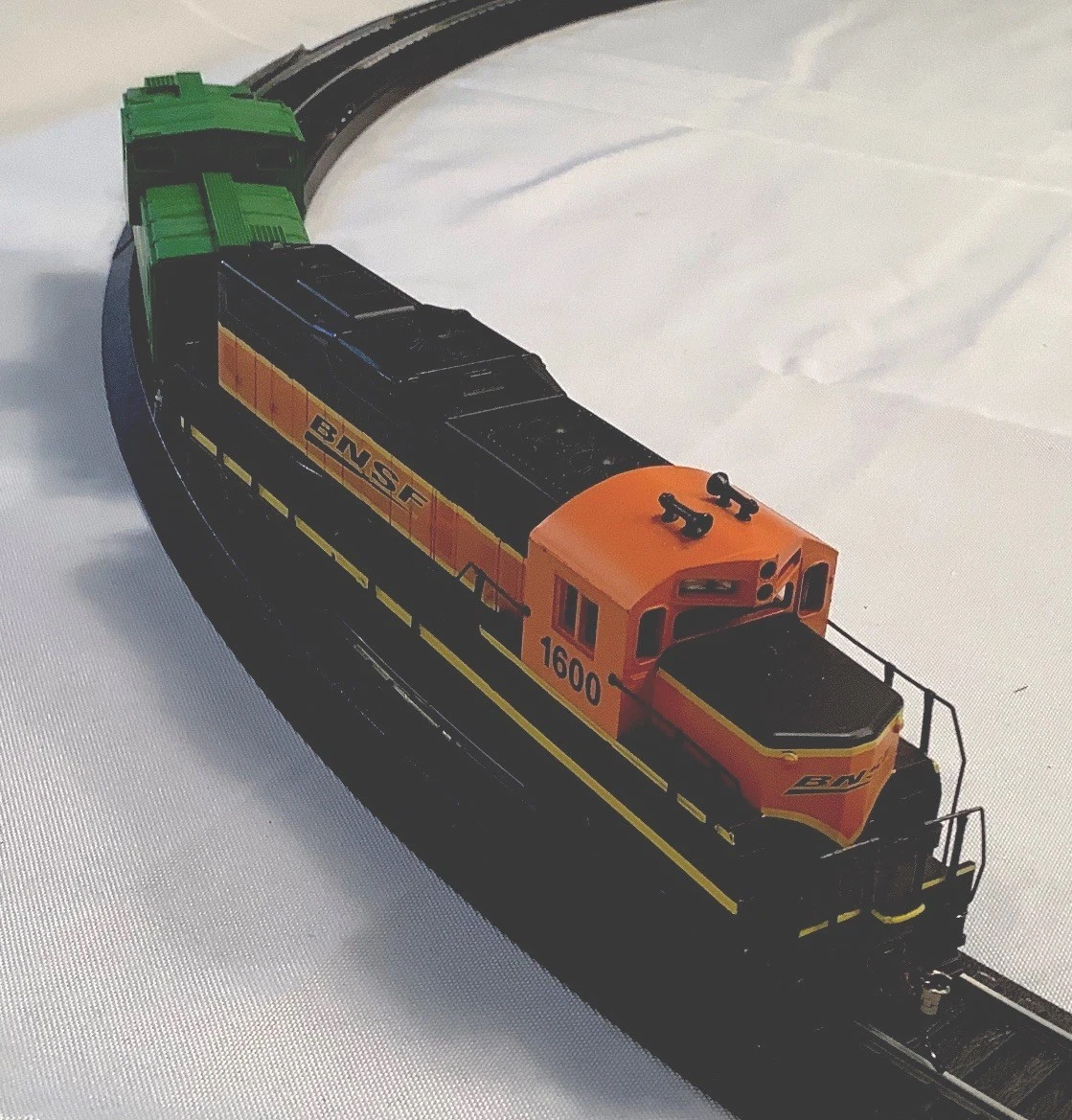 Walthers HO BNSF Railway Model Railroad Locomotives for sale | eBay
