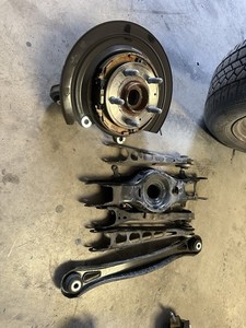 CHEVROLET CAMARO SS 16-24 OEM REAR LEFT DRIVER SPINDLE KNUCKLE WHEEL HUB