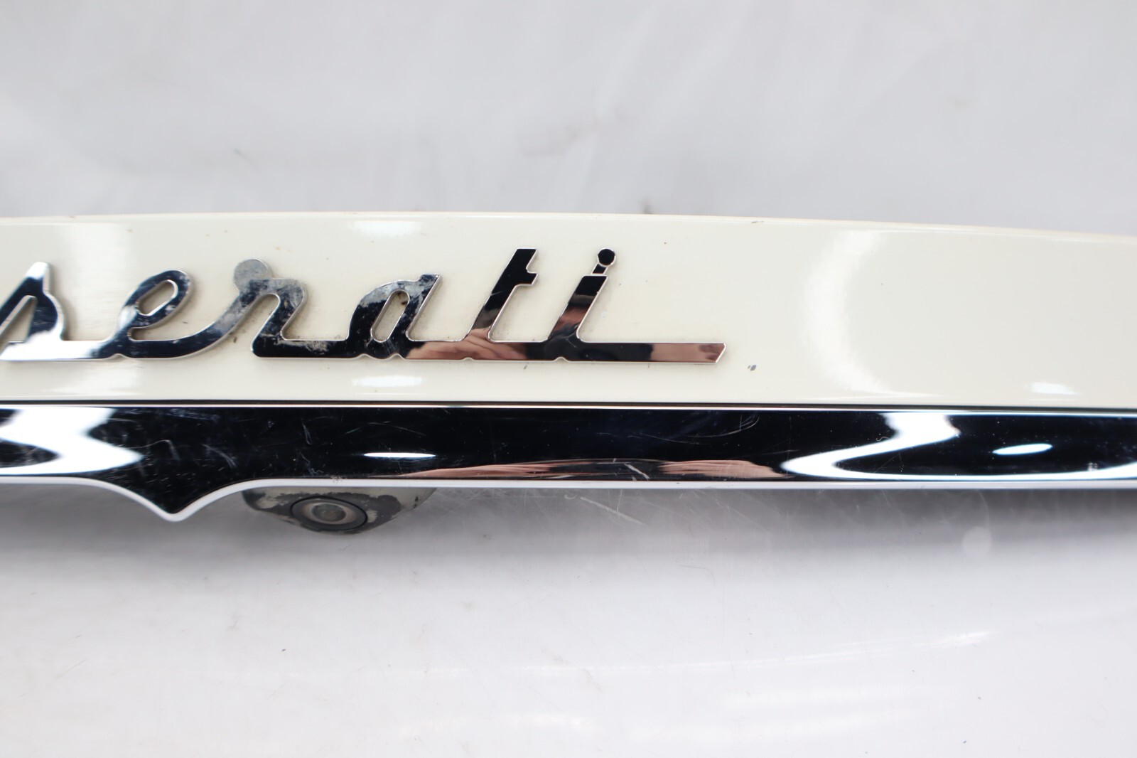 ✅ 14-17 MASERATI GHIBLI M157 TRUNK LID MOLDING LICENSE LIGHT TRIM W CAMERA OEM