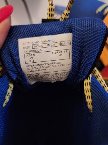 Thorogood Womens Blue Safety Shoes Size 5 (509-9100) Non-metalic, Slip Resistant - Picture 10 of 11
