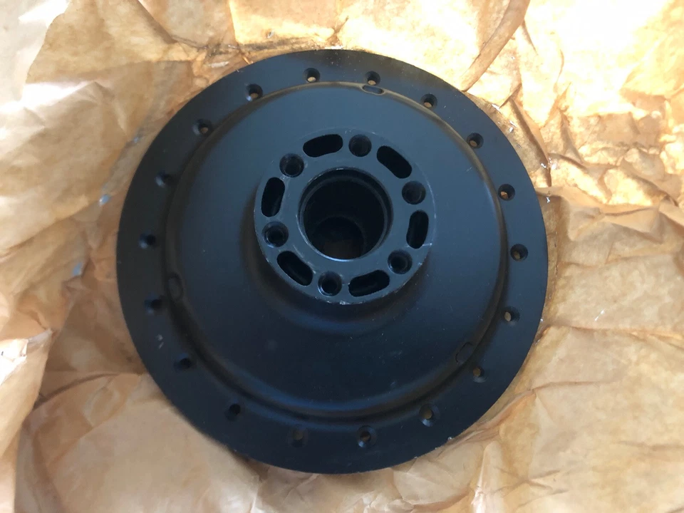 Buje de rueda delantera Suzuki TS185 TS125 TS100 DR125 1977 1978 1979 54110-29300 N.O.S Foto 4 de 4