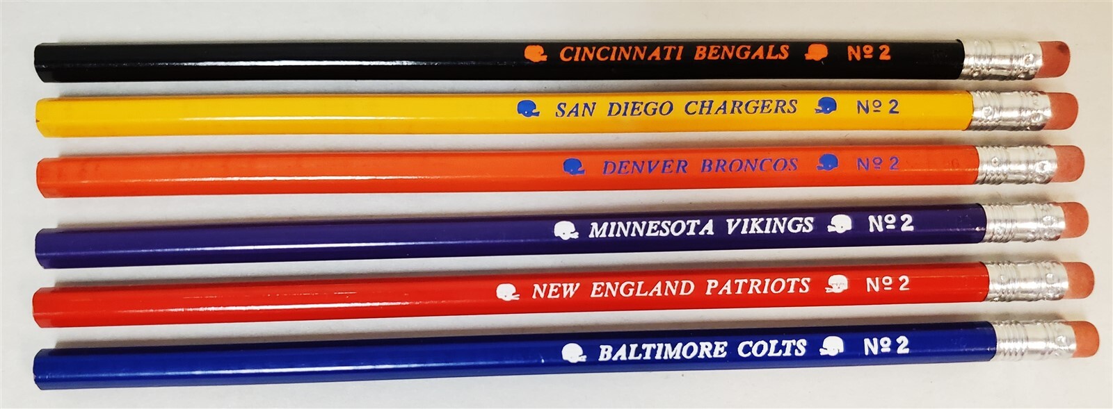 D47 7080'S VINTAGE LOT OF 27 NFL TEAM PENCILS UNSHARPENED! ASSORTMENT