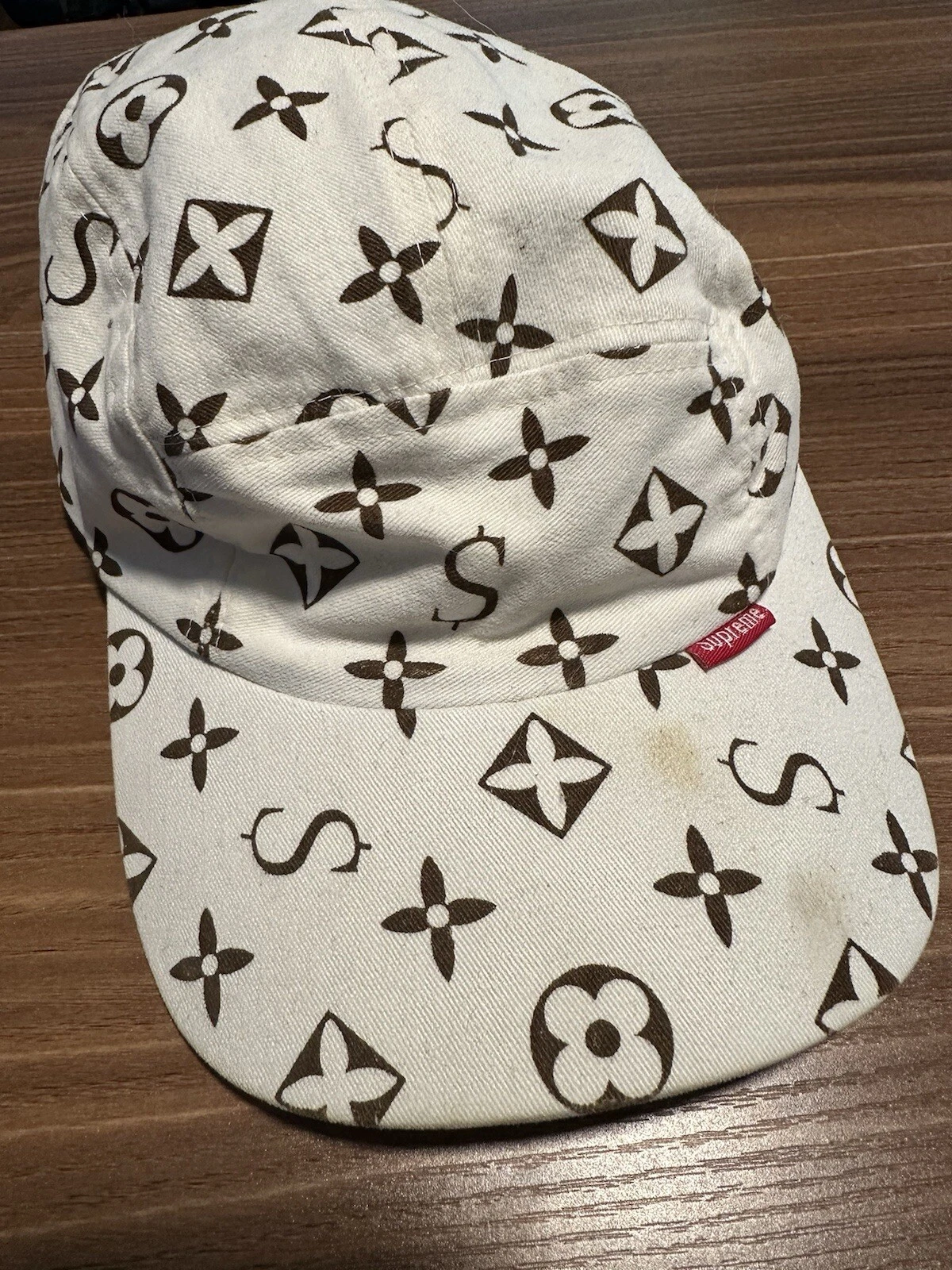 Chapeau Lv monogramme suprême 