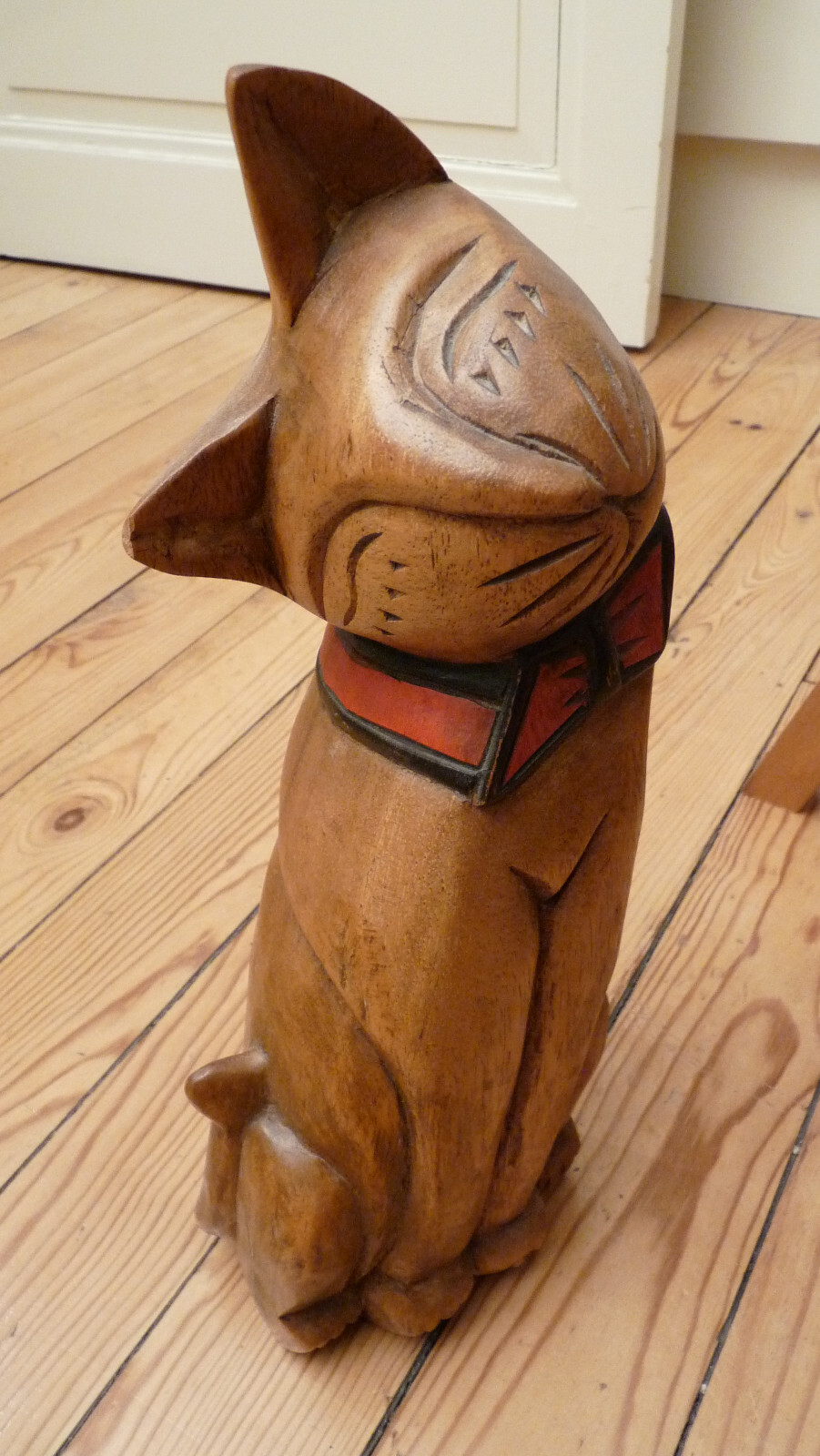 Chat en bois 2805