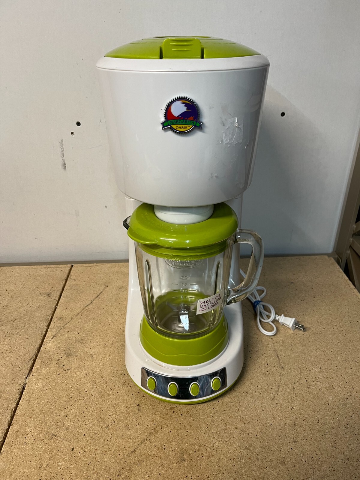 Nostalgia Electrics Margarita Oasis Frozen Drink Machine Blender MOS