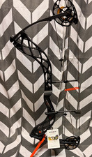 Bowtech Carbon Icon Right Hand 70lb 29in 31 a2a Carbon Compound Bow Black/Gold
