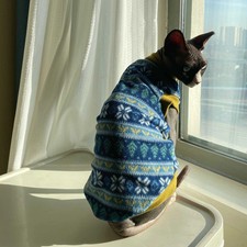 Retro Fleece Sweatshirt for Sphynx Cat Winter Soft Short Sleeved Blue Snowflake