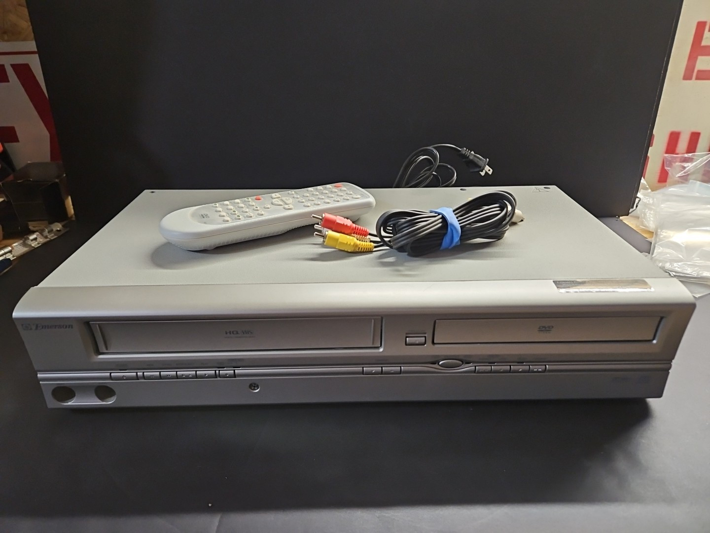 Emerson EWD2004 DVD VCR Combo Player with Remote Tested and Working  