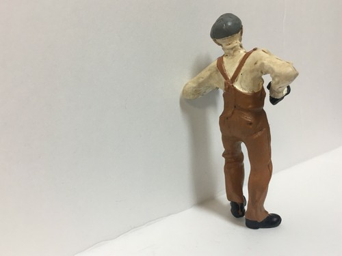 Just Plain Folk # 1082 G Scale Train Figure* Worker Standing With Sack NEW - Picture 2 of 2