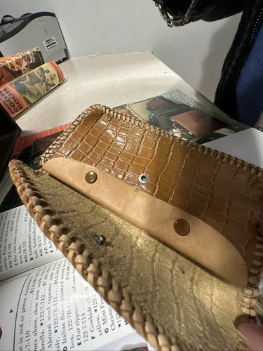 Vintage Hand Woven Leather Stitched Embossed Tan Wallet Women’s Reptile Print - Picture 6 of 7
