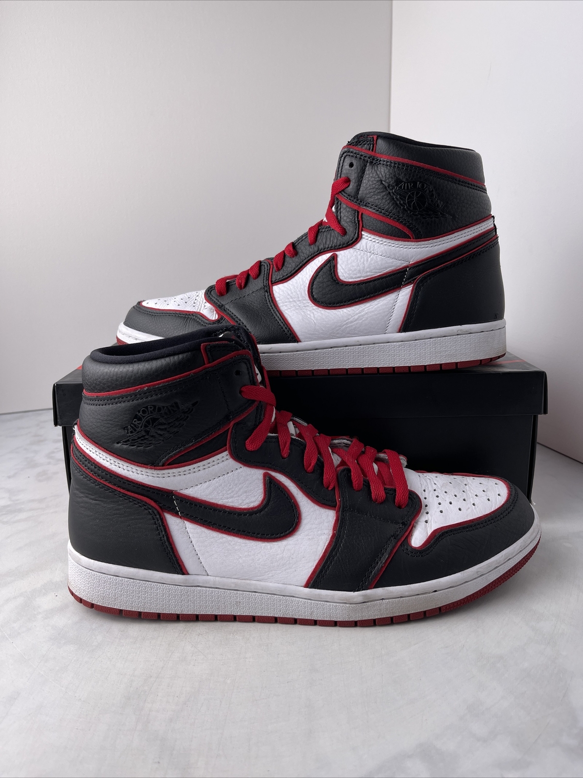 Nike Air Jordan 1 Retro Bloodline Size 