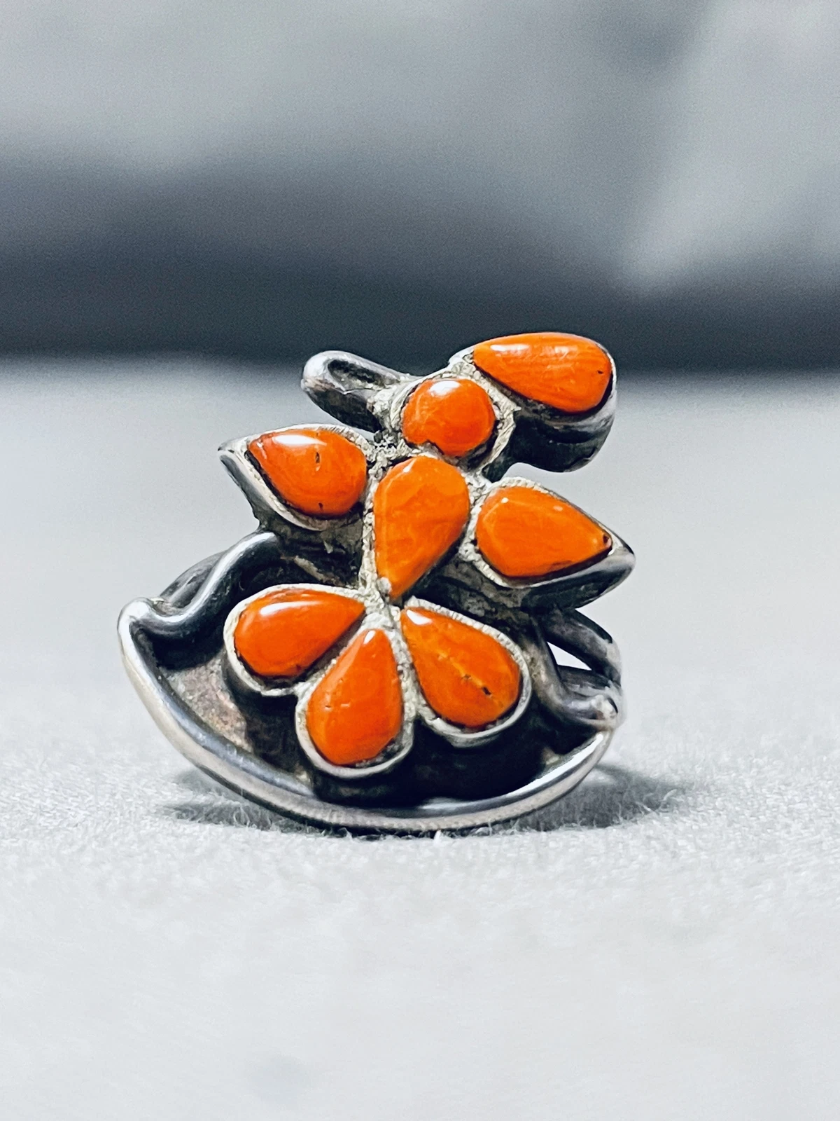 INCREDIBLE INTRICATE VINTAGE NAVAJO CORAL STERLING SILVER RING