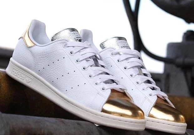 Stan smith snake clearance white