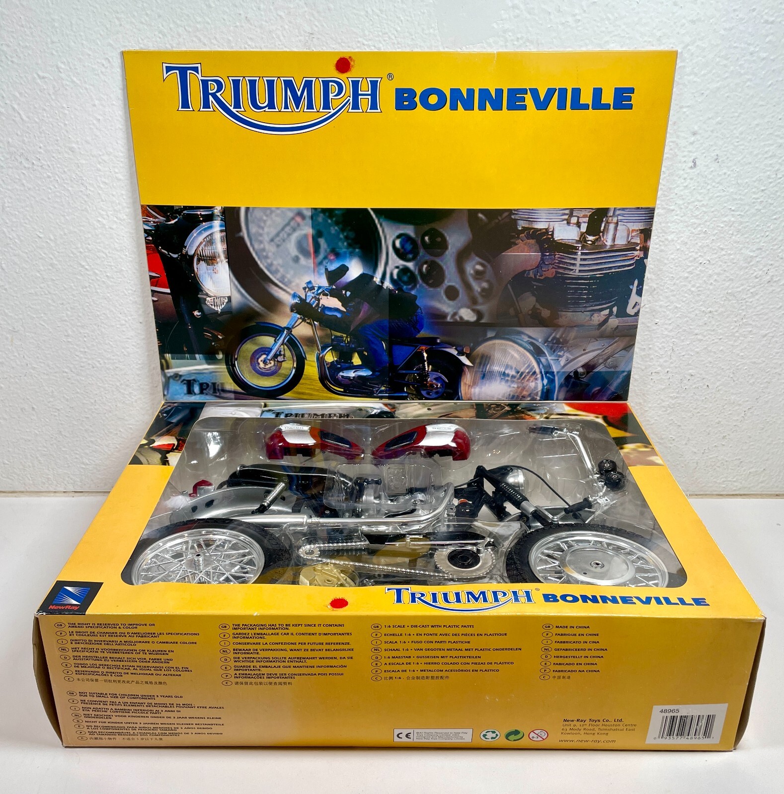 New Ray Triumph Bonneville 16 Diecast Motorcycle Model Kit 48954 New