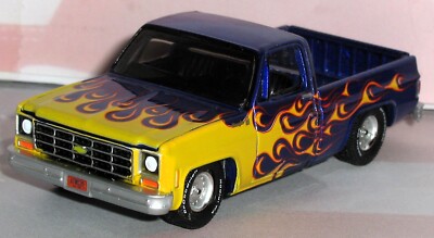 1/64 = 1979 CHEVY SCOTTSDALE / STRANGLER C10 = Hood & Tailgate Open Pickup Truck