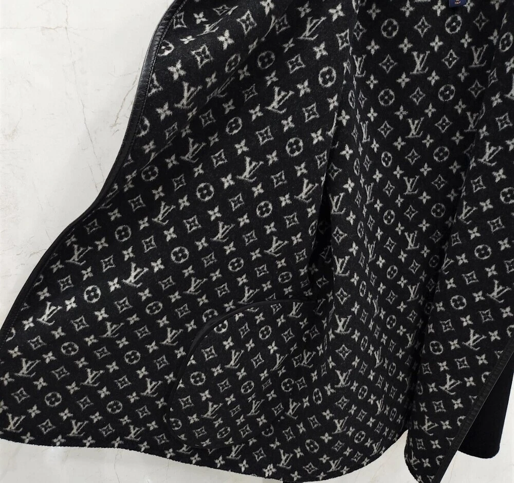 LOUIS VUITTON（LV） Cappotto Louis Vuitton Monogram con cappuccio 126606160