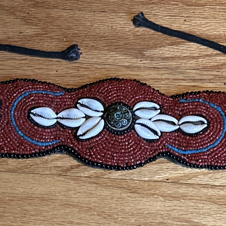 Faja/cinturón de corbata vintage Ladakh rojo coral semilla cuentas turquesa latón cowry shell Foto 2 de 4