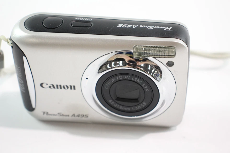 Canon Powershot A495 Digital Compact Camera Working w/ Canon 3.3x Zoom Lens - Image 4 of 4