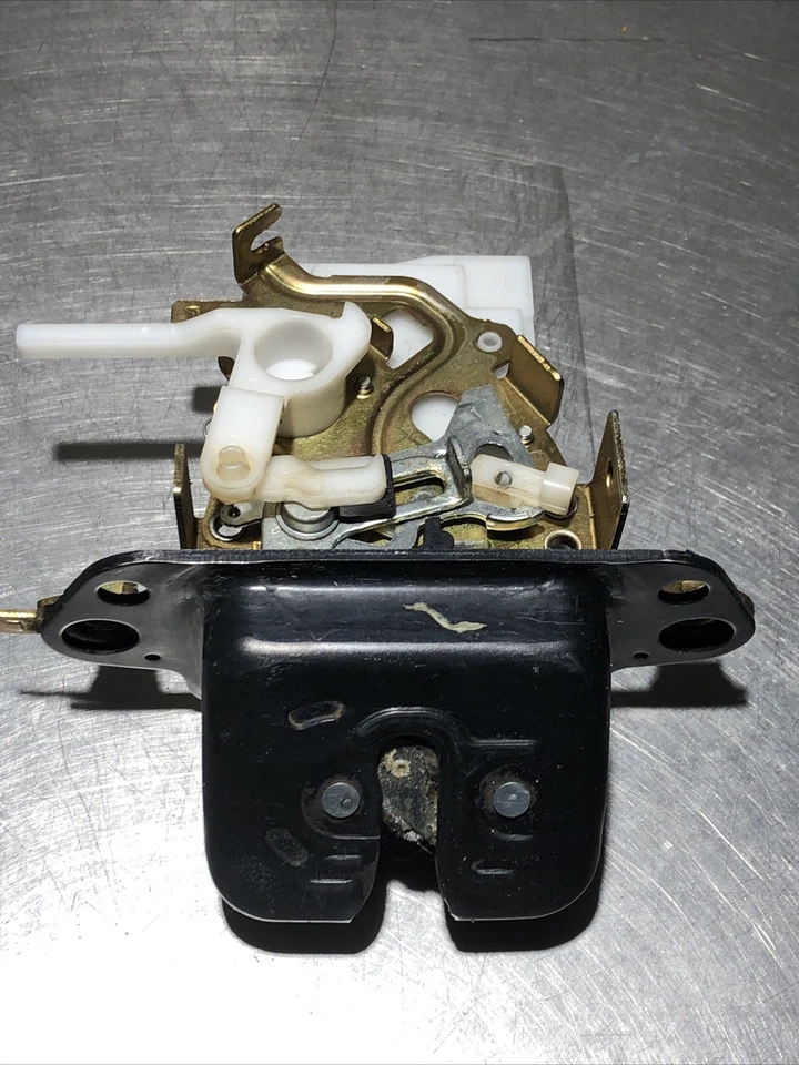 2005-2009 Subaru Outback Wagon OEM Liftgate Latch Lock Actuator 71FD86X - Image 2 of 4