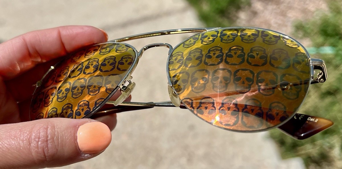 Gucci Gold Frame Aviator Sunglasses with Red Skull-Print Lenses 0GC002381__2000B2__PIC01__shad  main image 4