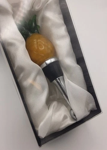 Oak & Olive Pineapple Bottle Stopper - Thumbnail 5