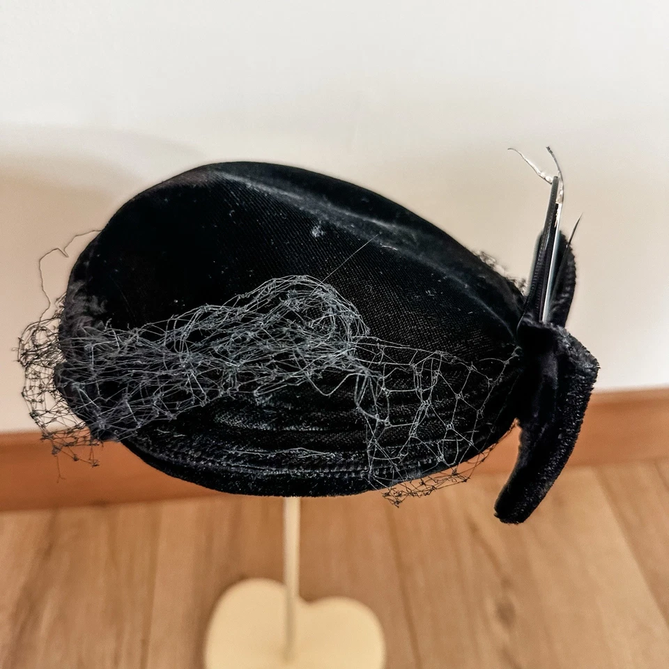 VTG 50’s Women’s Black Fascinator Hat Velvet Veil Funeral (missing Feather) - Image 2 of 4