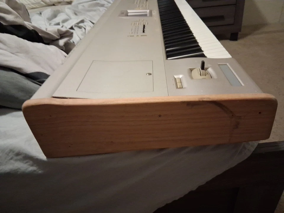 Local selling used as is no returns. It works, some keys stop working after open - Image 2 of 4