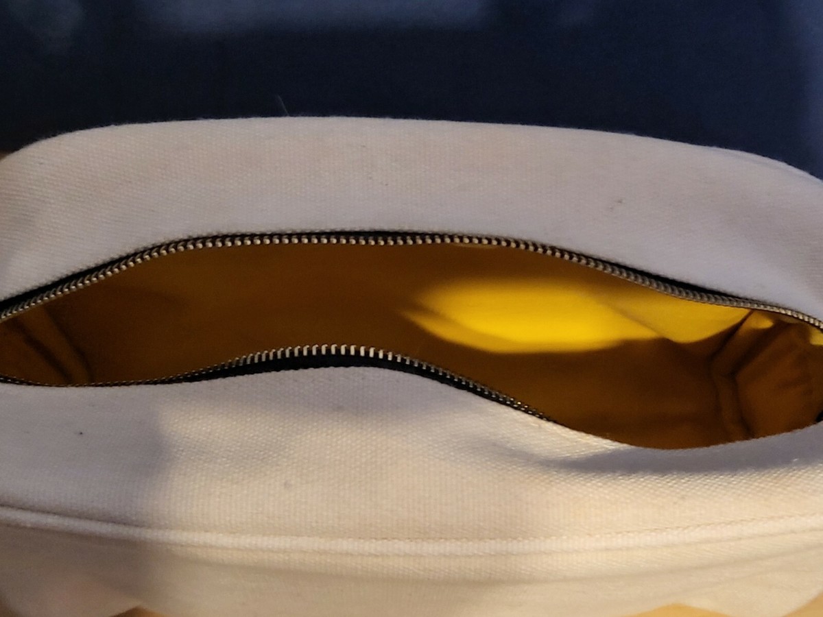 marc jacobs travel pouch