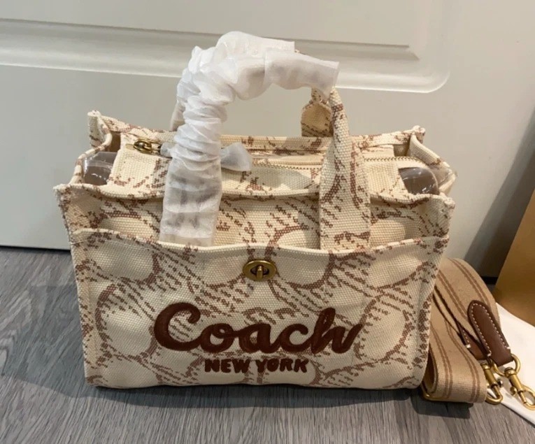 COACH ベージュ エンボス加工 バッグ コーチ COACH バッグ （ベージュ） -ファッション通販 FASHION