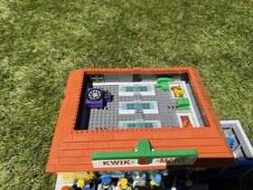 The Kwik-E-Mart 71016 Building Block Set Generic Brand Used Complete Instruction