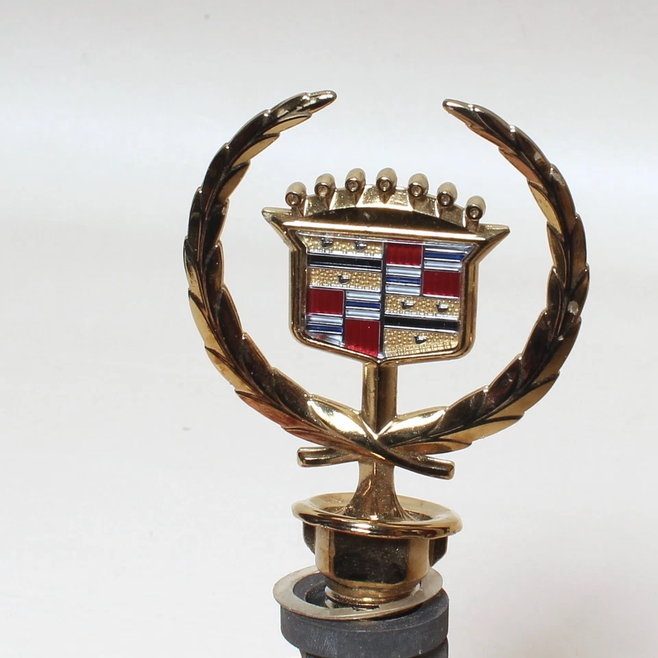 Cadillac Deville Fleetwood 1985-1993 adorno capó dorado 1621063 Foto 3 de 4