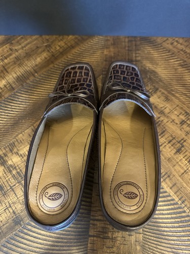 Nurture “Nellie” Fudge Croc Brown Leather Mule Heels 8.5 M | Slip-On Loafer - Picture 8 of 13