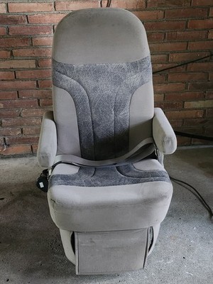 2004 Ford Econoline E150 Van 2nd Row Captain Chair Tuscany