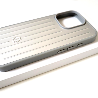 RIMOWA iPhone 16pro ケース Polycarbonate iPhone 16 Pro MagSafe compatible Case | Green