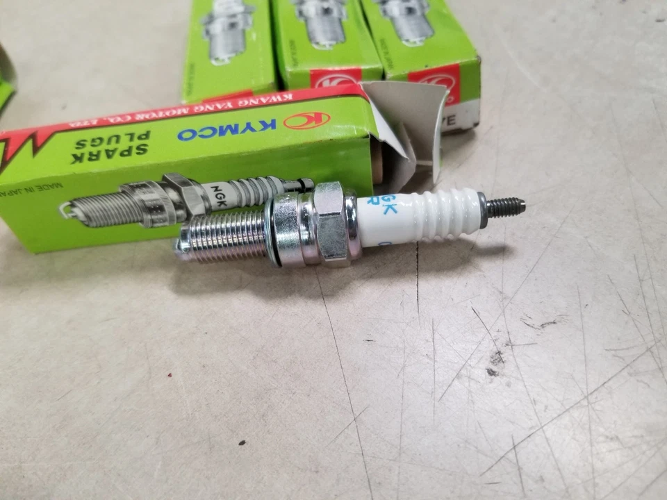 Lot of 5 - OEM Kymco NGK Spark Plugs CR7E - Image 3 of 3