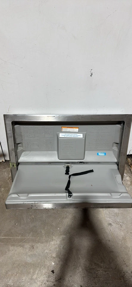 Cambiador de bebé Koala Kare empotrado comercial de acero inoxidable NUEVO Foto 2 de 4