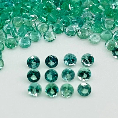 25 Pcs Natural Colombian Emerald 2.2mm Round Diamond Cut Untreated Gemstones Lot - Image 1 of 4