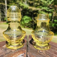 Heisey Empress Sahara Yellow Salt and Pepper Shakers Missing 1 Glass Lid Parts