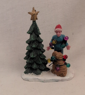 Lemax Coventry Cove Christmas Village Accessory ''Christmas Tangle'' 2010